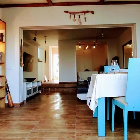 Relaxing Over The Sea Apartment